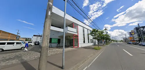 もとまちリウマチ内科クリニックは一般内科とリウマチの二本柱で地域の健康を支えます。「何科に相談すればよいか分からない」という体調のお悩みも、まずはお気軽にご相談ください。