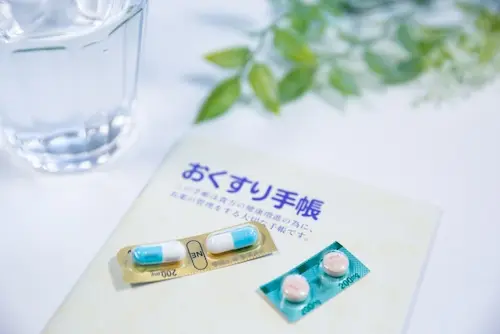 もとまちリウマチ内科クリニックは一般内科とリウマチの二本柱で地域の健康を支えます。「何科に相談すればよいか分からない」という体調のお悩みも、まずはお気軽にご相談ください。